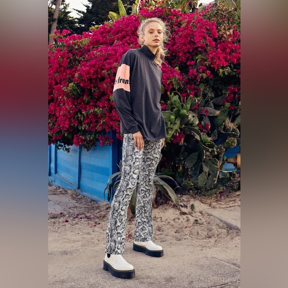 Urban Outfitters Allie Printed Kick Flare Pant- Medium - Picture 1 of 14